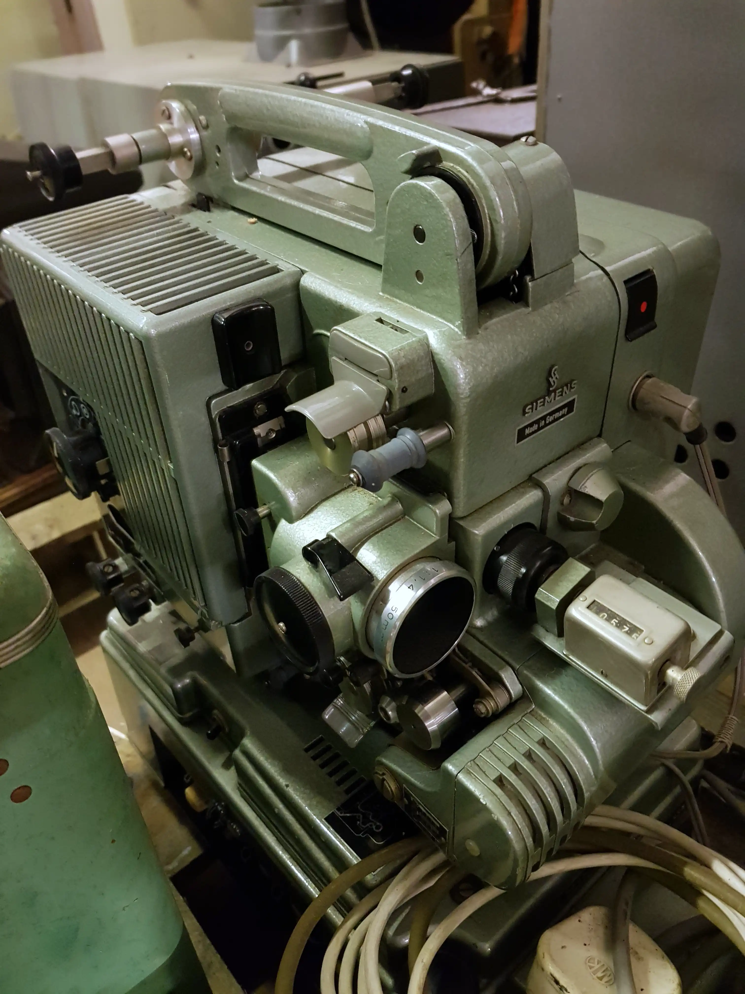 Siemens 16mm projector